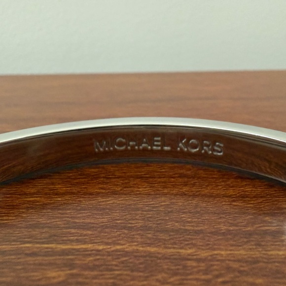 Michael Kors Silvertone Padlock Ring and Astor Stud Bracelet Matching Pair 7 - Picture 9 of 12